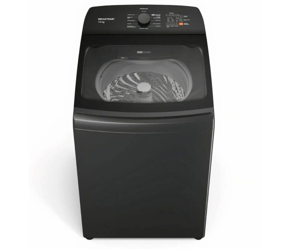 Máquina de lavar Brastemp 13kg BWK13A9 na cor cinza, exemplo de lavadora de grande capacidade ideal para famílias que buscam os melhores preços
